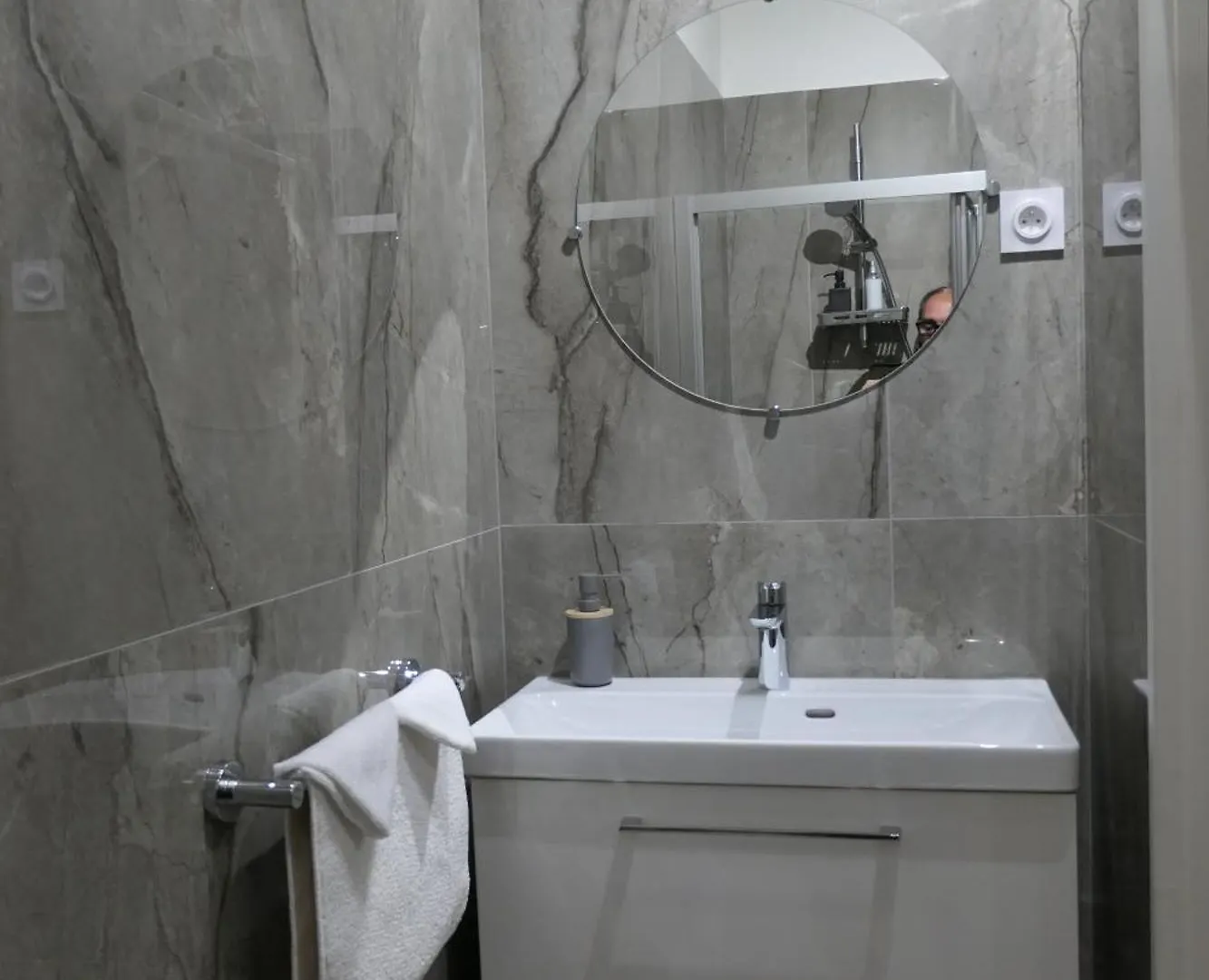 Presqu'Ile Saint Nizier Coeur De Lyon Classe 4* 0*,