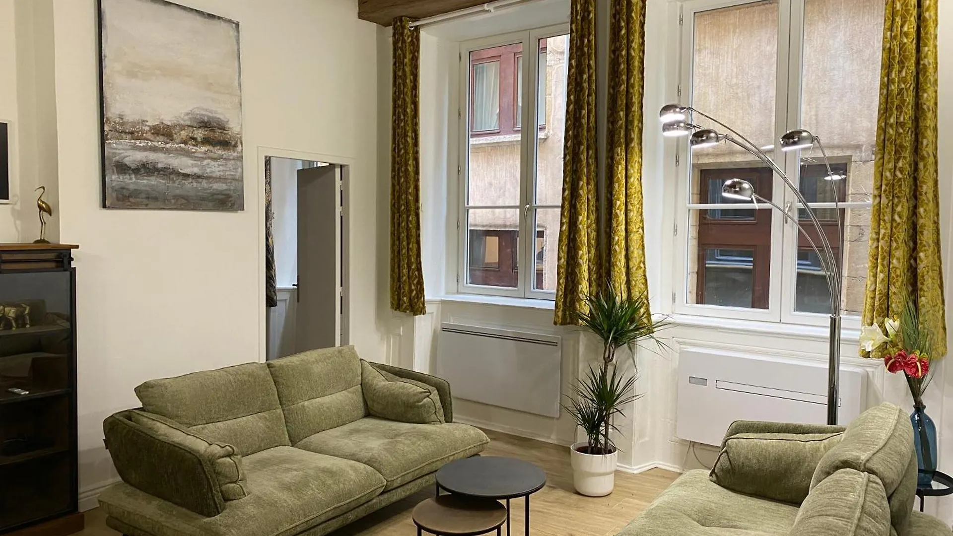 Presqu'Ile Saint Nizier Coeur De Lyon Classe 4* 0*,  France
